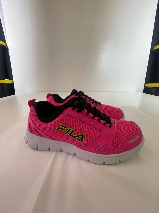 Fila Shoes - Fila Neon Pink & Black Mesh Lightweight Running Shoes Women's Size 7